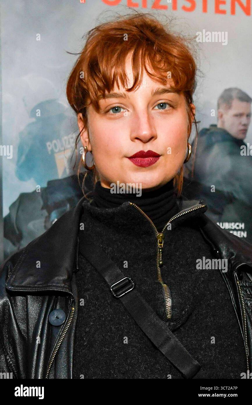 abb Sina Genschel beim Fotocall des ARD SWR Thrillers die Nichte des Polizisten im BABYLON Kino, Berlin, den 30.09.2025 Berlin Deutschland *** abb Sina Genschel beim Fotocall des ARD SWR Thrillers die Nichte des Polizisten im BABYLON Kino, Berlin, 30 09 2025 Berlin Stockfoto