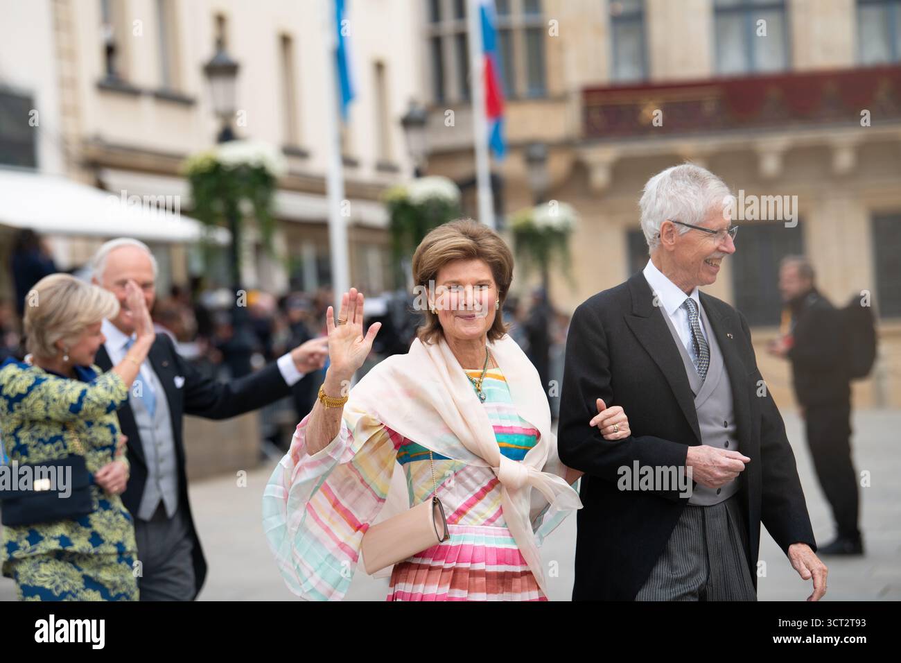 Prinzessin Margaretha, Prinz Nikolaus von Liechtenstein, Straße Großherzogspalast, Henri verzichtete auf den Thron, Feier zum Beitritt, Luxemburg, oktober Stockfoto