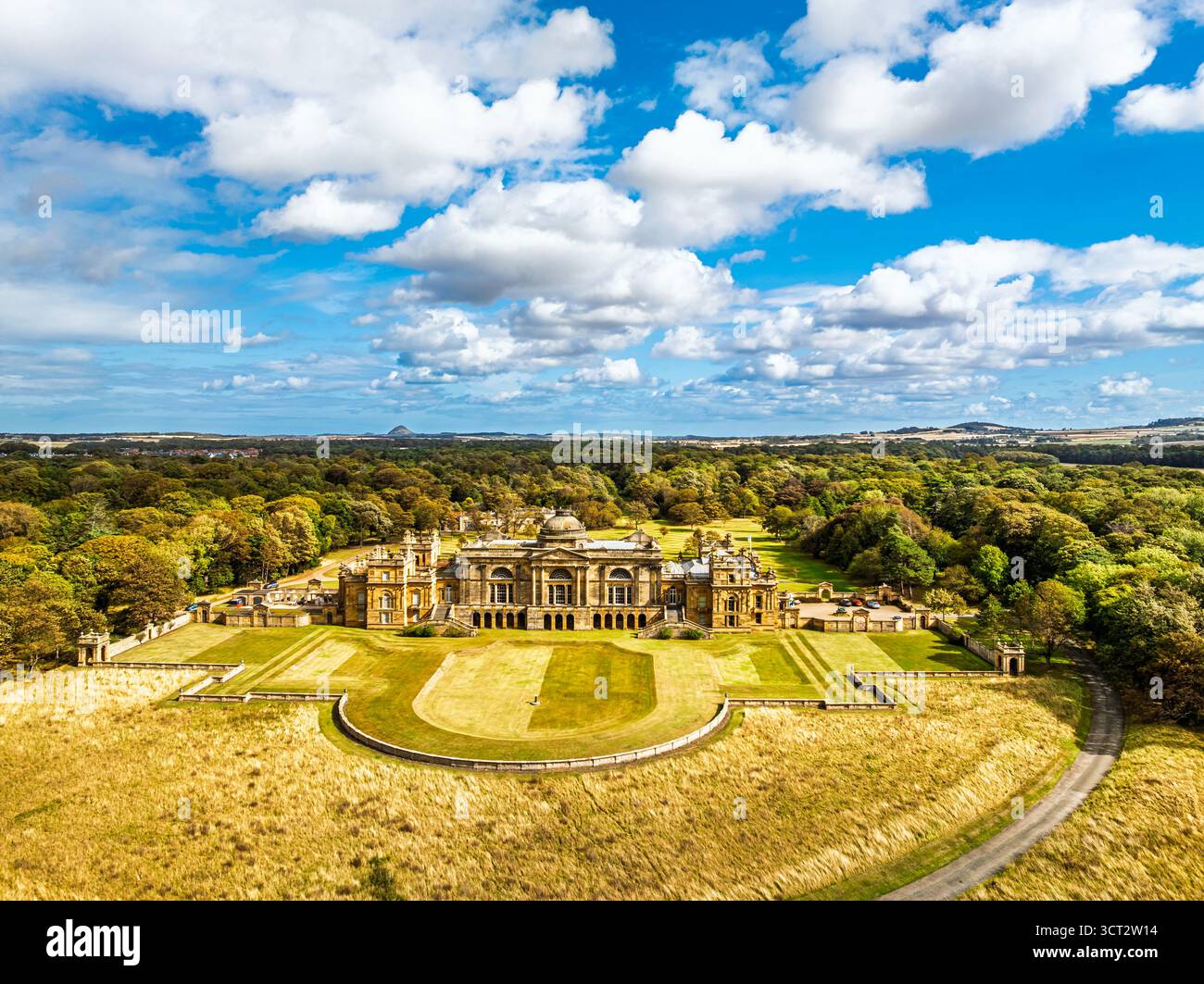 Blick auf das Gosford House von einer Drohne aus, Longniddry, East Lothian, Schottland, Großbritannien Stockfoto
