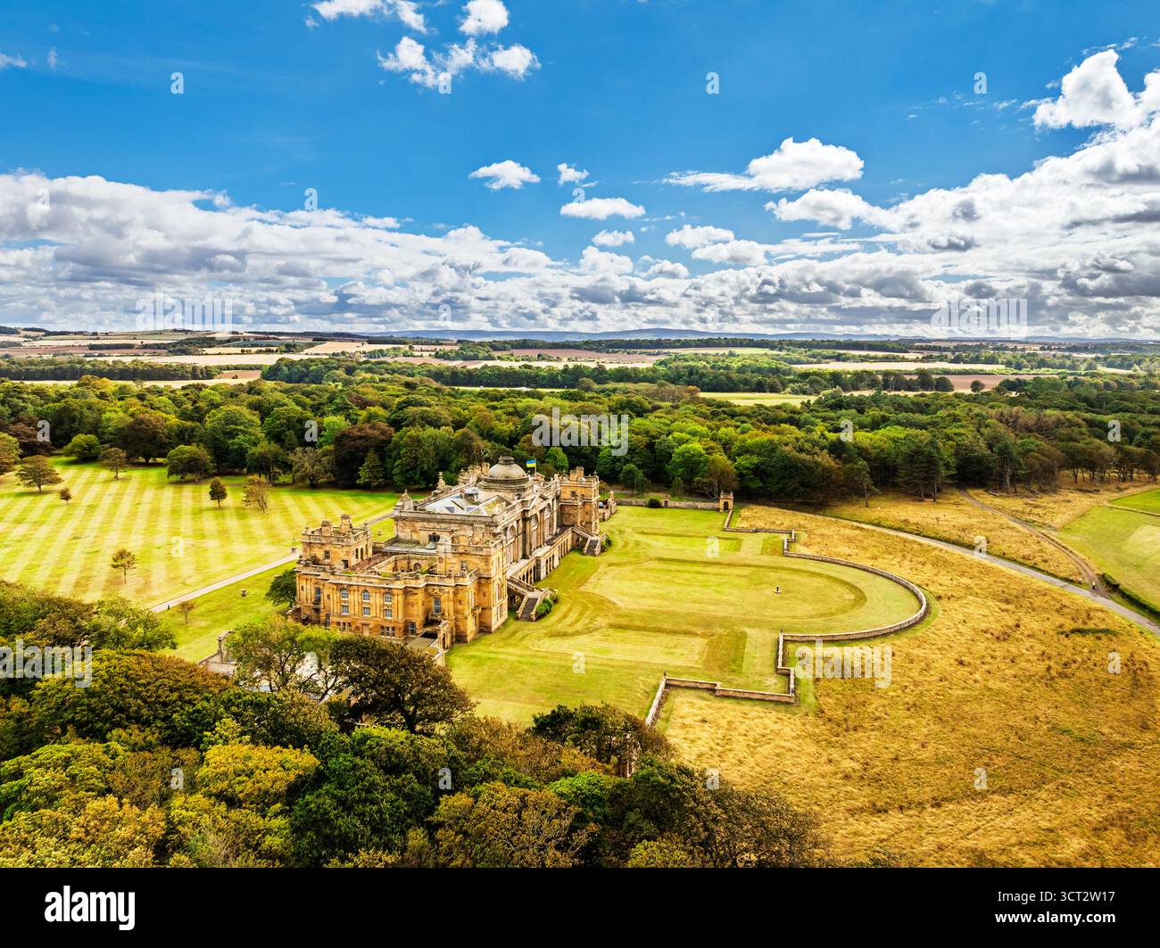 Blick auf das Gosford House von einer Drohne aus, Longniddry, East Lothian, Schottland, Großbritannien Stockfoto