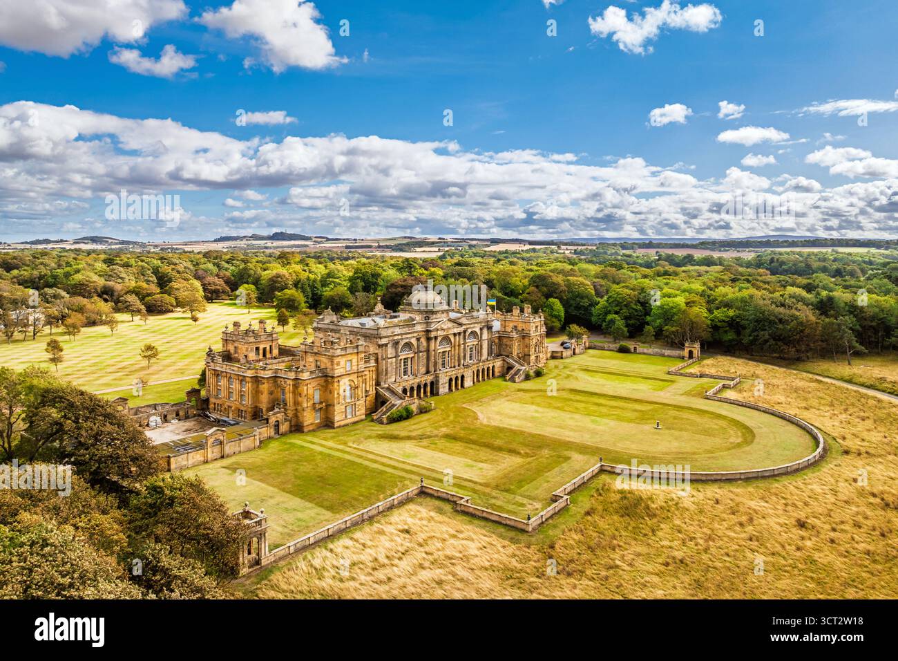 Blick auf das Gosford House von einer Drohne aus, Longniddry, East Lothian, Schottland, Großbritannien Stockfoto