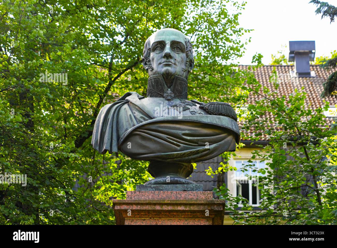 Barclay de Tolly Monument, ein baltischer deutscher Napoleonischer Kriegsheld in der Altstadt von Tartu, Estland Stockfoto