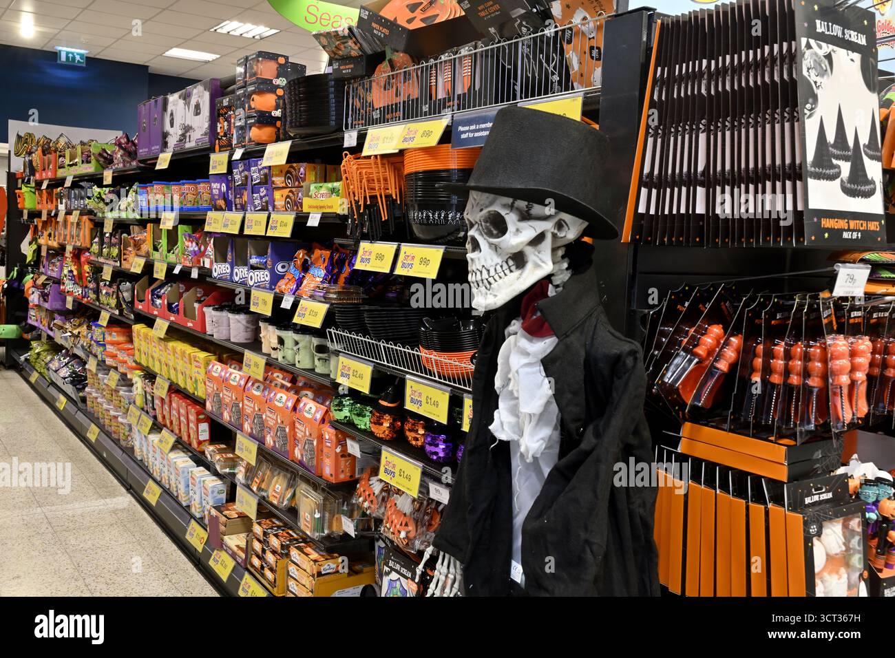Halloween Store Display, England, Großbritannien Stockfoto
