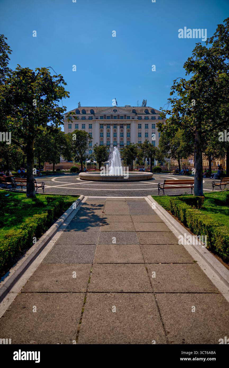 Das elegante Äußere des Esplanade Zagreb Hotel, ein ikonisches fünf-Sterne-Luxushotel, das ursprünglich 1925 für Passagiere des Orient Express erbaut wurde. Stockfoto