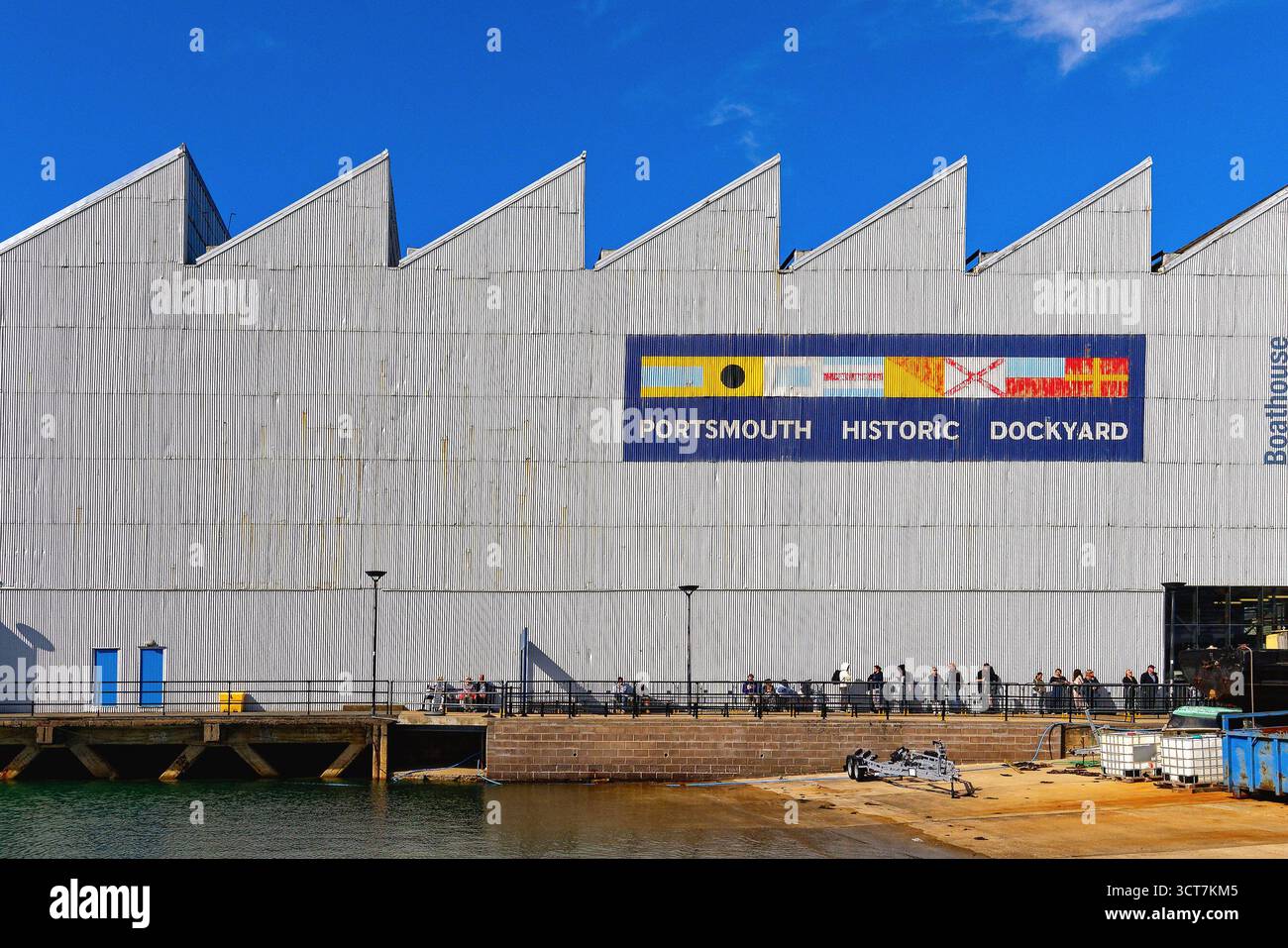 Außenansicht des Boathouse 4 in Portsmouth Historic Dockyard Hampshire England Großbritannien Stockfoto