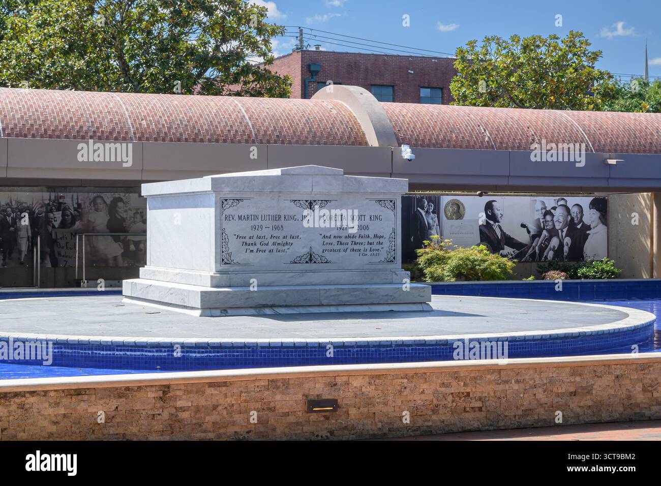 Das Grab von Pfarrer Martin Luther King Jr. und Coretta Scott King in Atlanta, Georgia, USA. Stockfoto