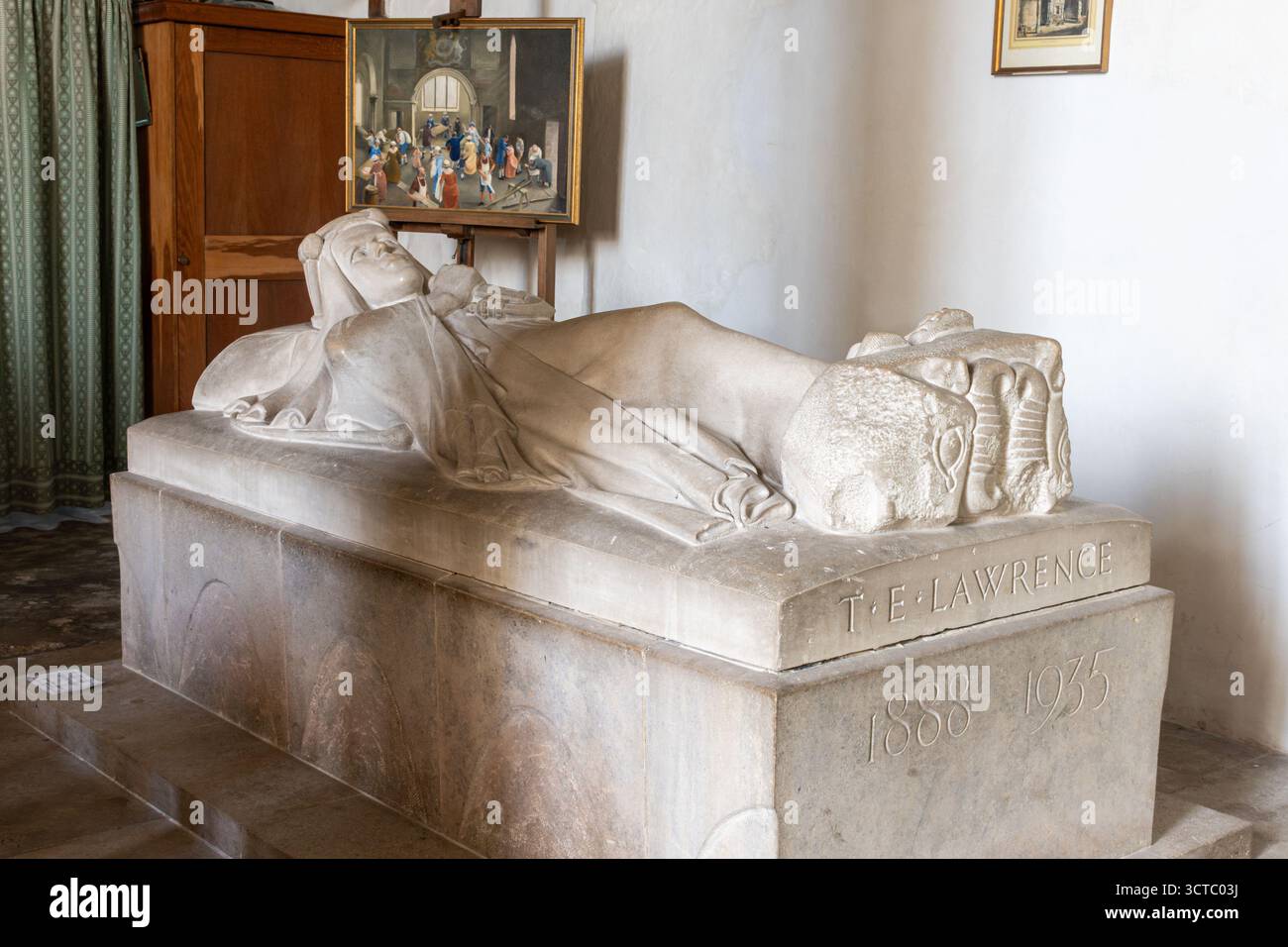Bildnis von T.E. Lawrence (Lawrence von Arabien) in St Martin's Church, Wareham, Dorset, England, Vereinigtes Königreich eine angelsächsische Kirche und ein denkmalgeschütztes Gebäude Stockfoto