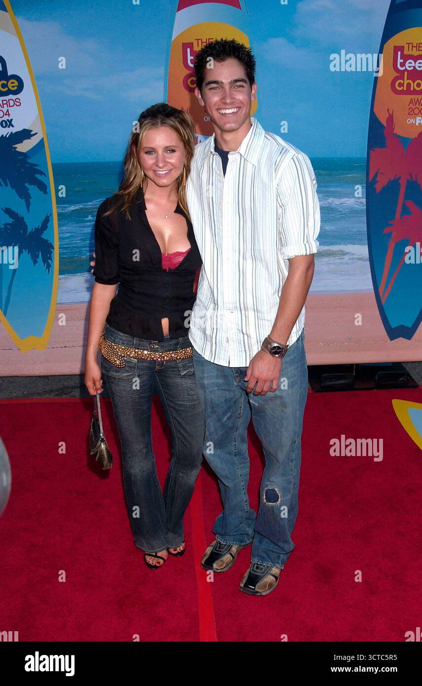 Tyler Hoechlin und Beverly Mitchell bei den Teen Choice Awards 2004, Universal Studios Lot, Los Angeles - 08/04 Stockfoto