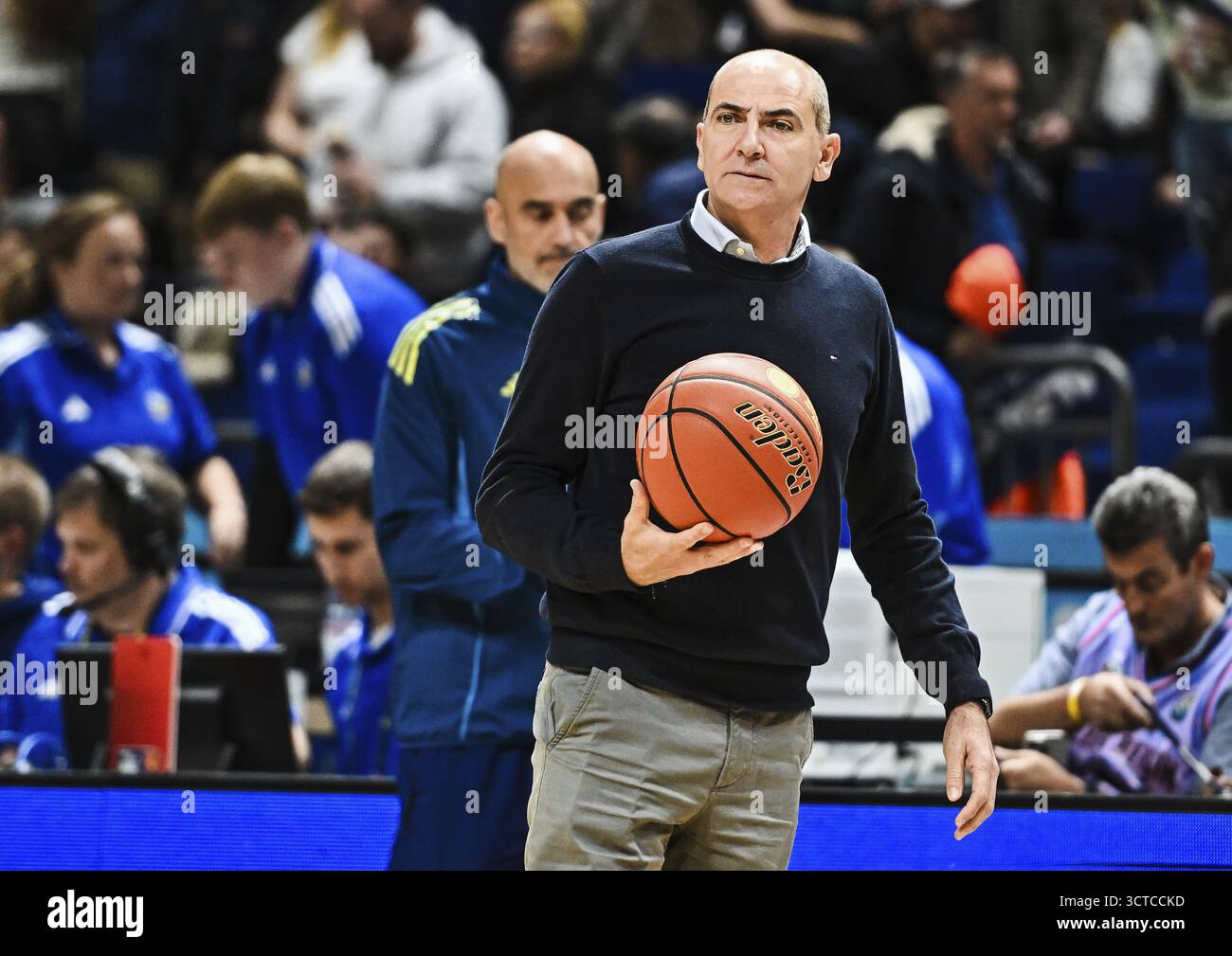 Basketball easyCredit BBL Basketball Alba Berlin Gladiators Trier, von links Himar Ojeda (Alba Berlin #Sportdirektor) Stockfoto