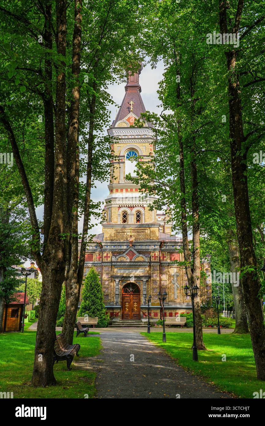 Die Kathedrale von Pärnu in Estland ist ein historisches religiöses Gebäude der estnischen Apostolischen Orthodoxen Kirche im altrussischen Stil Stockfoto
