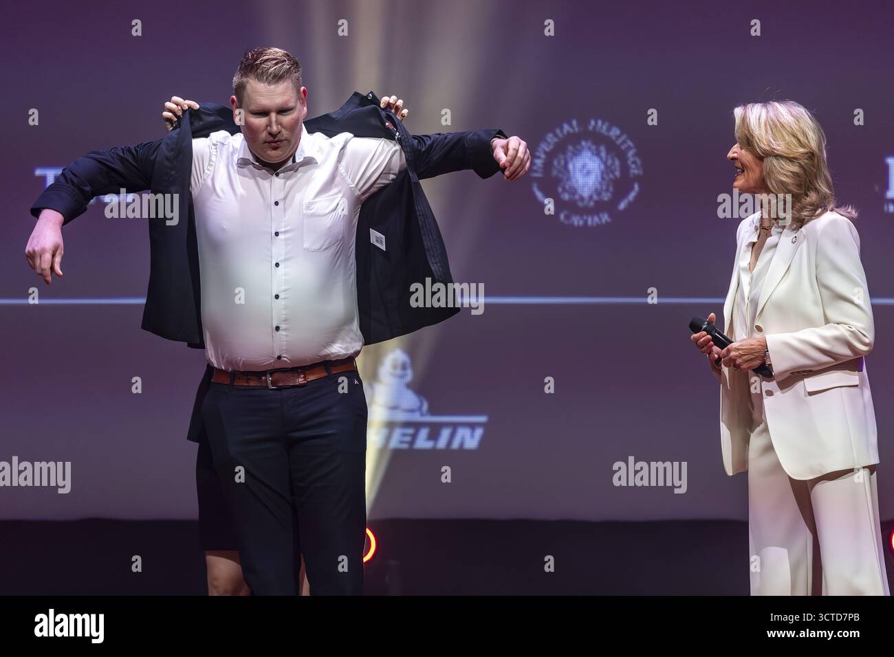 Maastricht, Niederlande. Oktober 2025. MAASTRICHT – Bram Stoverij's Restaurant Olde Marckt in Aalten erhielt den Young Chef Award während der Michelin-Sterne-Zeremonie auf der BBB Hospitality Messe. Jedes Jahr werden die Sterne an Restaurants vergeben, die von Inspektoren für ihre gastronomische Qualität hohe Bewertungen erhalten haben. ANP MARCEL VAN HOORN niederlande Out - belgien Out Credit: ANP/Alamy Live News Stockfoto