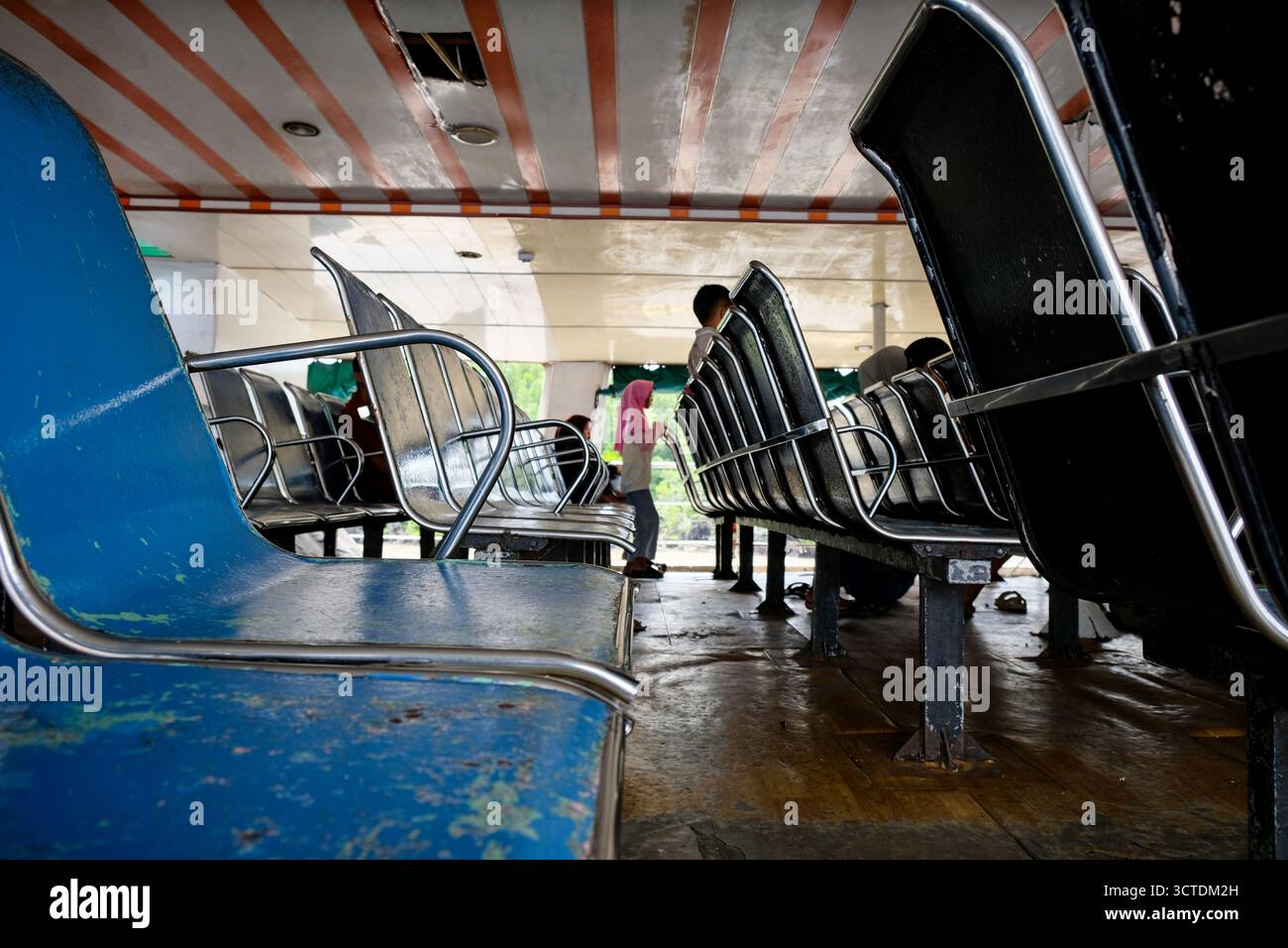 Passagiersitze auf einem Rroro-Schiff Stockfoto