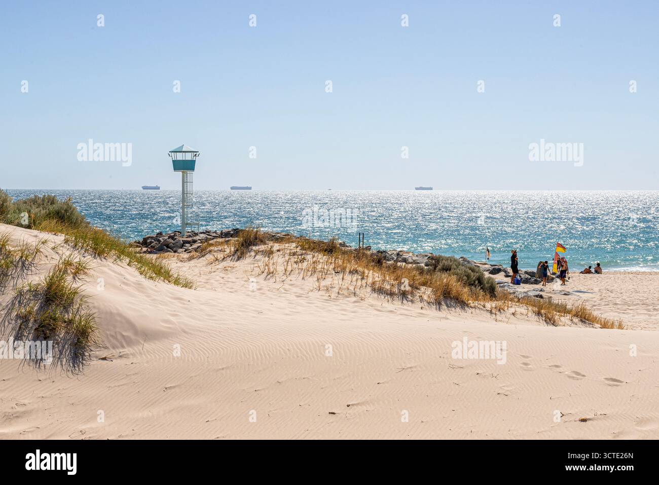 Der weiße Sand von City Beach neben dem Indischen Ozean bei Perth in der Südwestaustralischen Region Western Australia, WA Stockfoto
