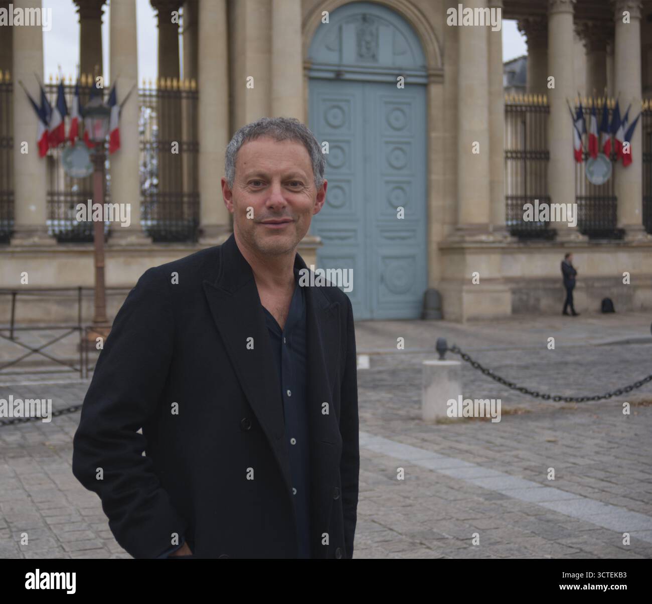 Paris, Frankreich. Oktober 2025. Marc-Olivier Fogiel, ein französischer Medienvertreter, Moderator, Journalist und Produzent von Radio- und Fernsehprogrammen. Quelle: Said Anas/Alamy Live News Stockfoto