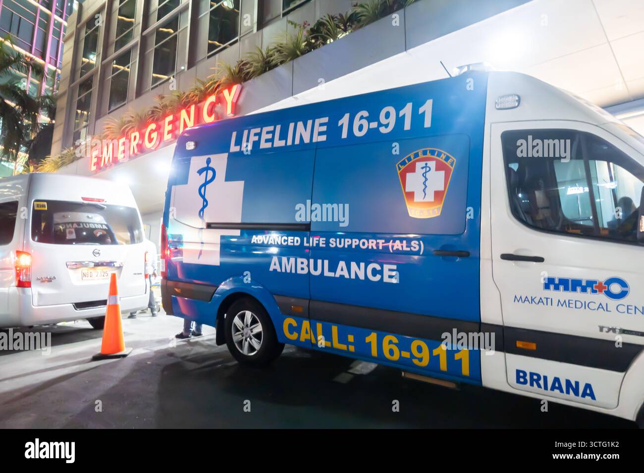 Lifeline 16-911 Ambulanzwagen, privater Dienst, der medizinische Notdienste auf den Philippinen bietet. Manila Stockfoto