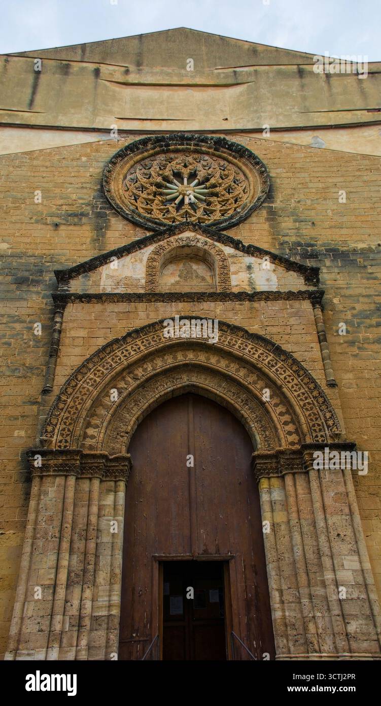 Santuario Santa Rita da Cascia, auch Chiesa di Sant'Agostino genannt, in Palermo, Sizilien, Italien. Mittelalterliches gotisch-normannisches Mittelalter aus dem 13. Jahrhundert Stockfoto