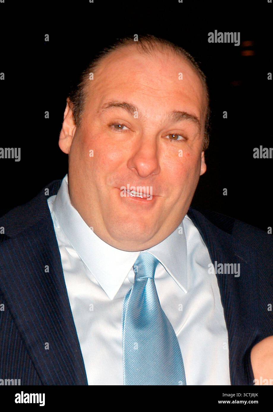 James Gandolfini bei der Premiere von "die Sopranos". New York, 2. März 2004. Stockfoto