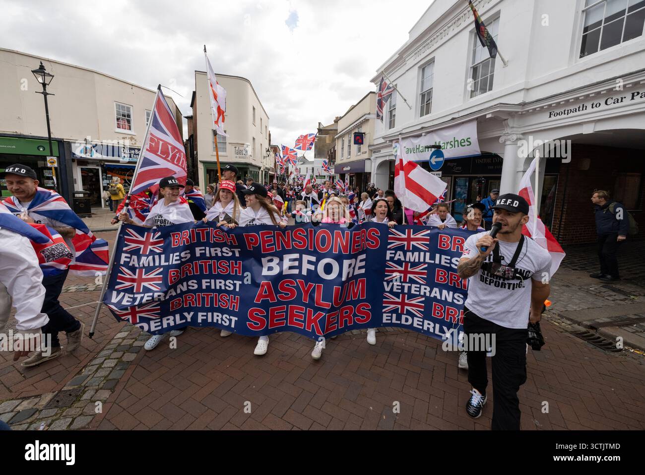 Die Marktstadt Faversham in Kent, die zum Mittelpunkt eines außergewöhnlichen Kampfes zwischen Demonstranten und Anti-Rassismus-Aktivisten geworden ist. Stockfoto