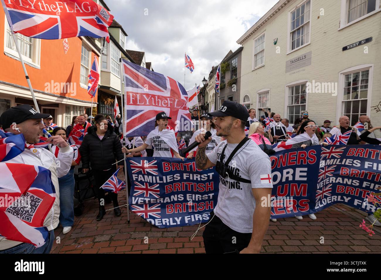 Die Marktstadt Faversham in Kent, die zum Mittelpunkt eines außergewöhnlichen Kampfes zwischen Demonstranten und Anti-Rassismus-Aktivisten geworden ist. Stockfoto