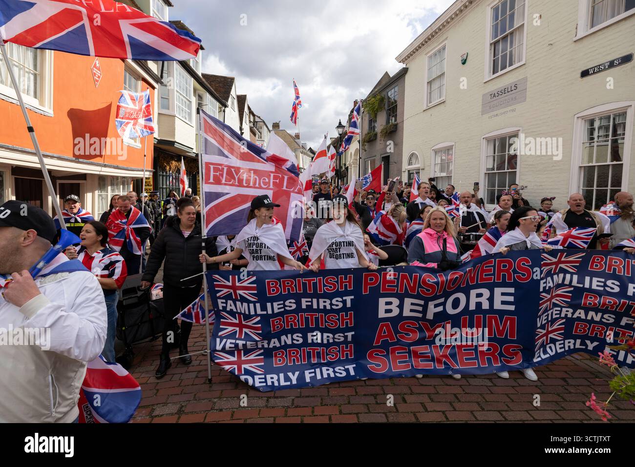 Die Marktstadt Faversham in Kent, die zum Mittelpunkt eines außergewöhnlichen Kampfes zwischen Demonstranten und Anti-Rassismus-Aktivisten geworden ist. Stockfoto