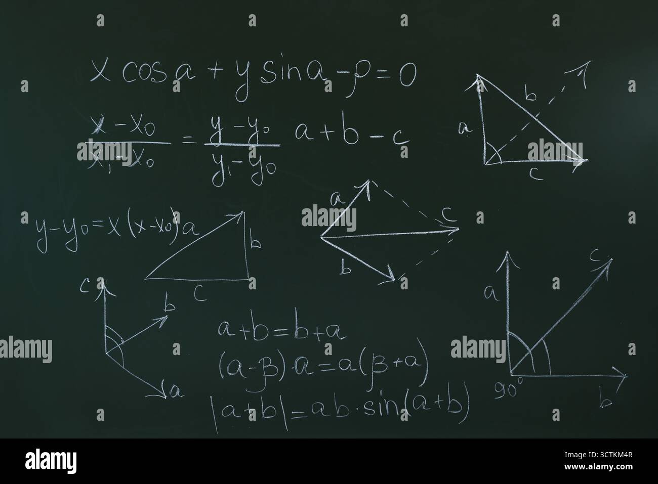 Frohe Lehrertage. Schwarzes Brett mit trigonometrischen Funktionen als Hintergrund Stockfoto