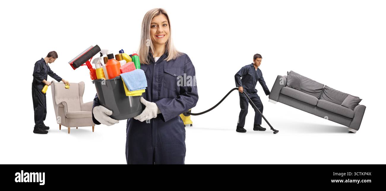 Reinigungsservice, Arbeiter, die Möbel auf weißem Hintergrund reinigen Stockfoto
