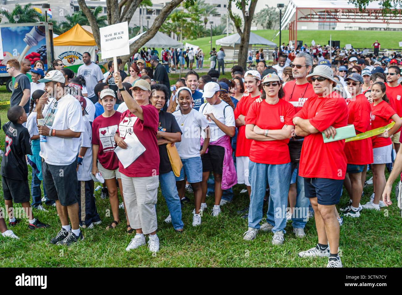 Miami Florida, Hands on HandsAm Miami Day, einem Tag, Gemeinde, Nachbarschaft, Wohn-, Service mehr als 3,000, Freiwillige Gemeinde Service vol Stockfoto