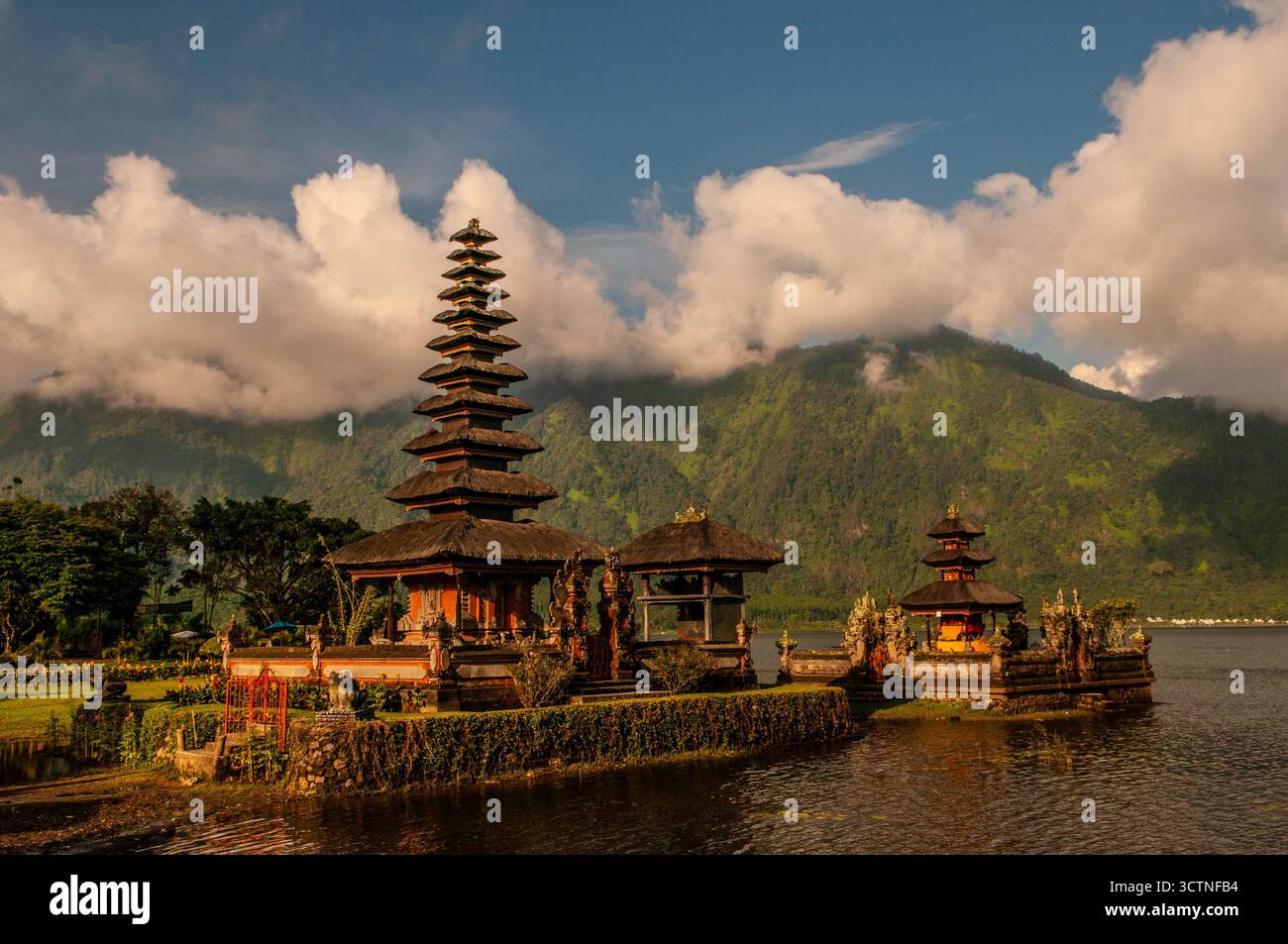 Pura Ulun Danu Bratan Tempel, Bali, Indonesien. Kredit: Kraig lieb Stockfoto