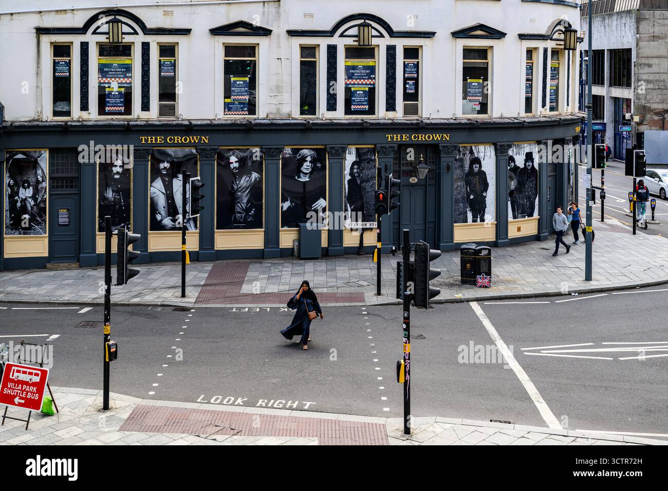 Der ehemalige Crown Pub an der 65 Station Street in Birmingham ist ein denkmalgeschütztes Gebäude und ein wichtiges Wahrzeichen der britischen Musikgeschichte.... Stockfoto