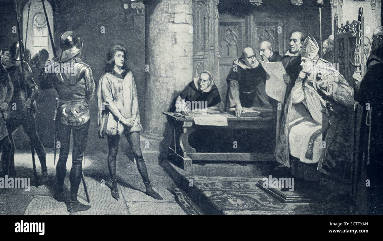 Dieses Bild von 1899 zeigt den Prozess gegen Jeanne von Arc vor dem Kirchenrat in Rouen. Es basiert auf einem Gemälde von Fred Roe. Joan of Arc (1412–1431) ist eine französische heilige und Nationalheldin. 1430 wurde sie von den Engländern gefangen genommen, als sie sich nach Compiegne zurückzog. Ein Prozess wurde in Rouen abgehalten. Fred Roe (1864–1947) war ein britischer Maler, der für seine historischen Genre-Szenen bekannt war, und malte mehrere Werke, die Joan of Arc darstellten, darunter „The Trial of Jeanne d’Arc“. Stockfoto