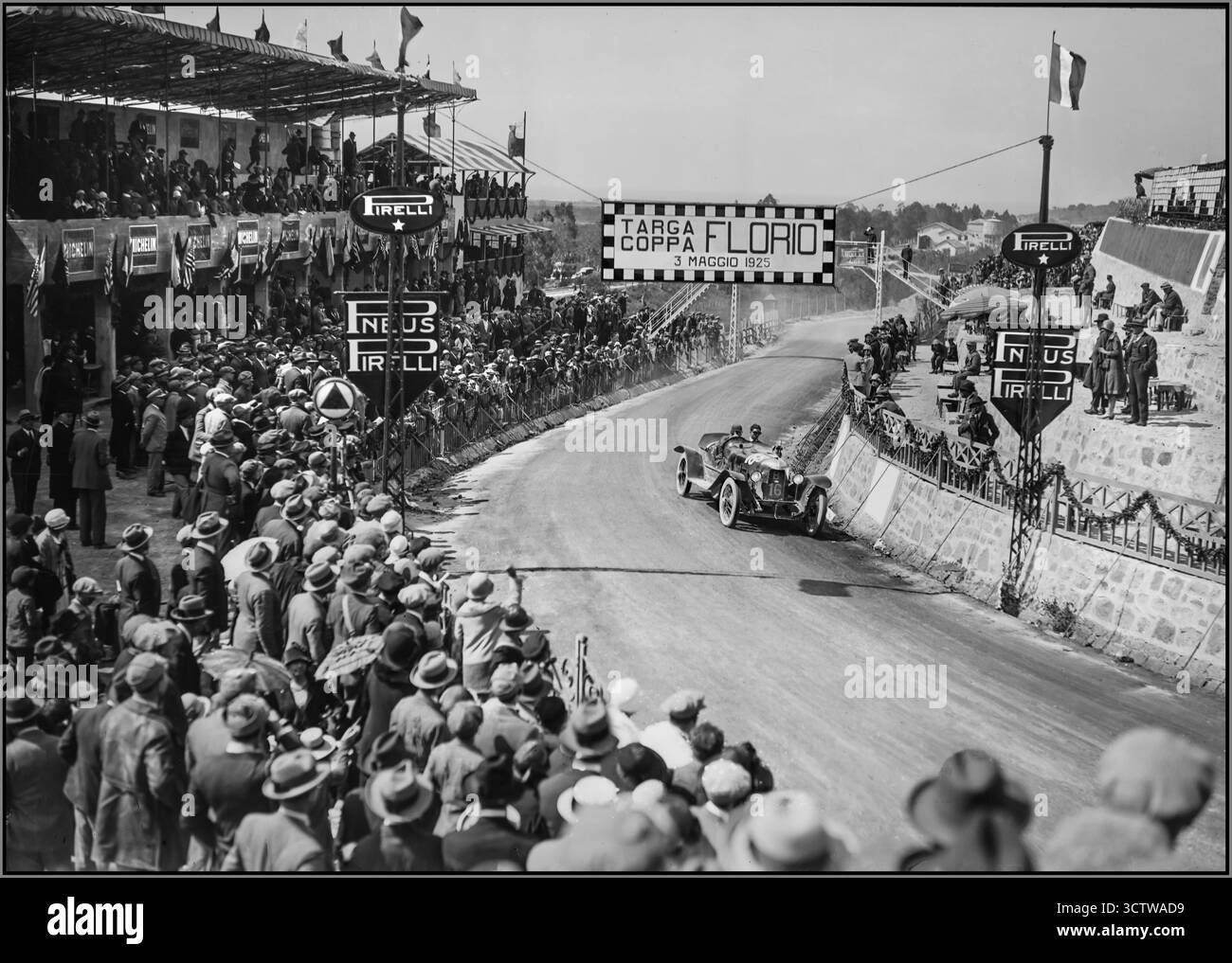 1925 Targa Florio (Course automobile sur le Circuit des Madonies en Sicile, Salvatore) Casano sur Alfa-Roméo (Nr. 16) - Stockfoto