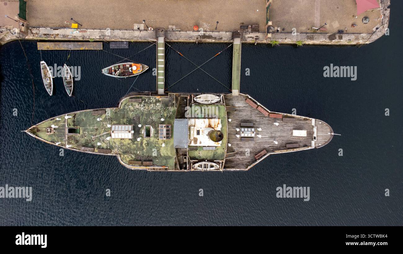 Blick aus der Vogelperspektive auf den Raddampfer Wingfield Castle, der am Hartlepool verankert ist Stockfoto