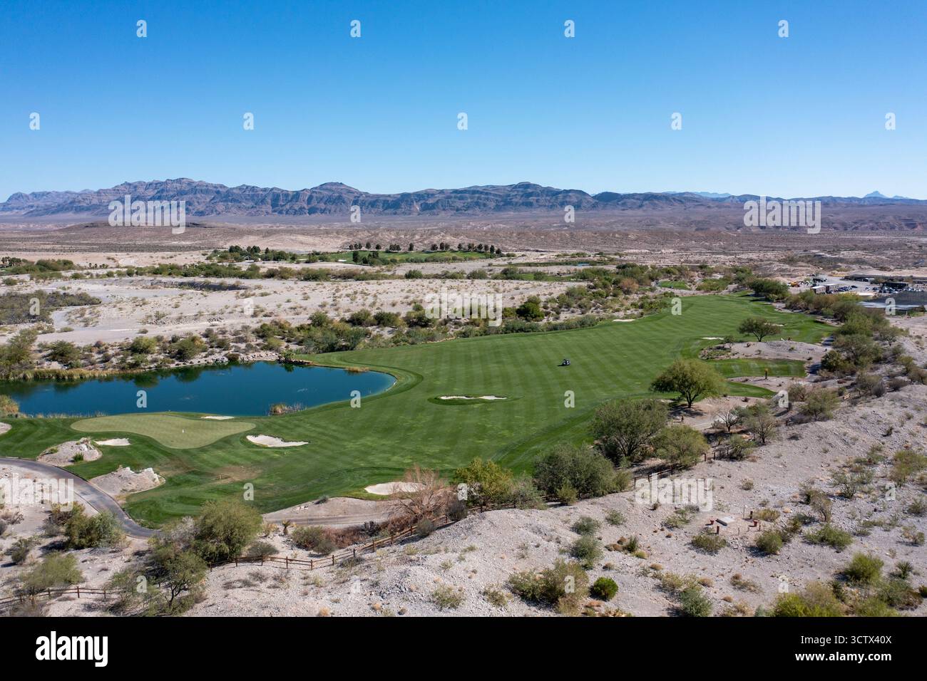 Coyote Ssprings - der Golfplatz von Coyote Springs in der Wüste Nevada. Der von Jack Nicklaus entworfene Kurs sollte ursprünglich von einem geplanten Platz umgeben werden Stockfoto