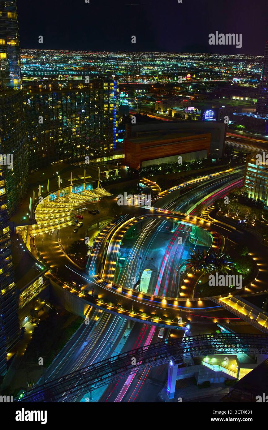 High Angle Las Vegas Strip Nachtkreuzwege und Stadtlandschaft Stockfoto