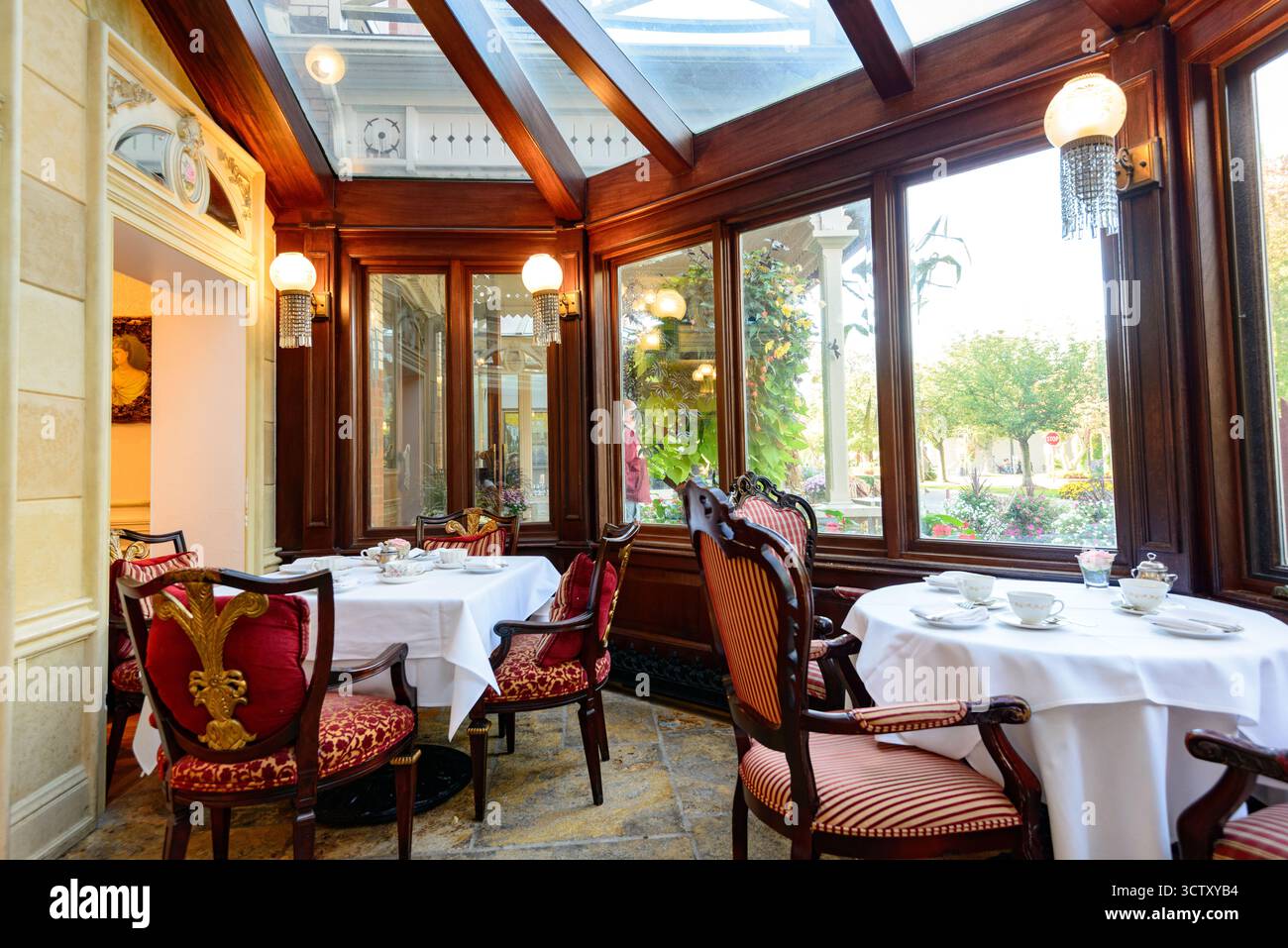 Ein bezaubernder Blick auf das historische Prince of Wales Hotel im Herzen von Niagara-on-the-Lake, Ontario, Kanada. Erbaut 1864, dieser Victor Stockfoto