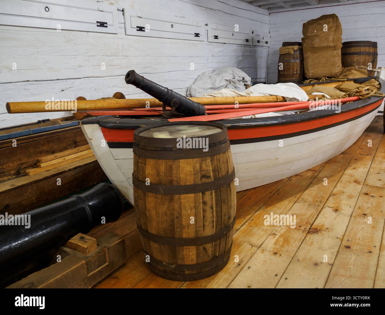Fort George, The Blockhouse - ein Segelboot, Fort George, Niagara-on-the-Lake, Ontario, Kanada Stockfoto
