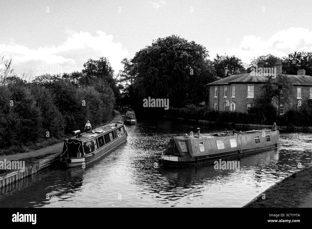 GEÖFFNET FÜR BUISINES IN EINEM CAFÉ AM LLANGOLLEN CANAL, TEIL DES SHROPSHIRE UNION CANAL. Stockfoto