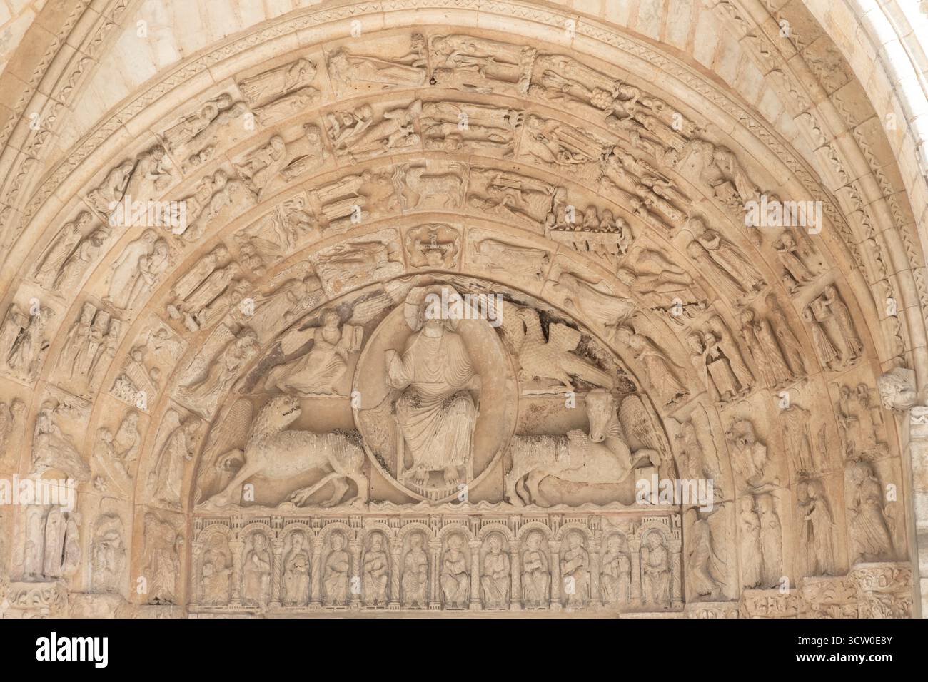 Frankreich, Sarthe, Le Mans, Old Mans, Plantagenet City, historisches mittelalterliches Zentrum, Kathedrale Saint Julien, gemeißeltes Tympanon des Portals, bekannt als Ro Stockfoto