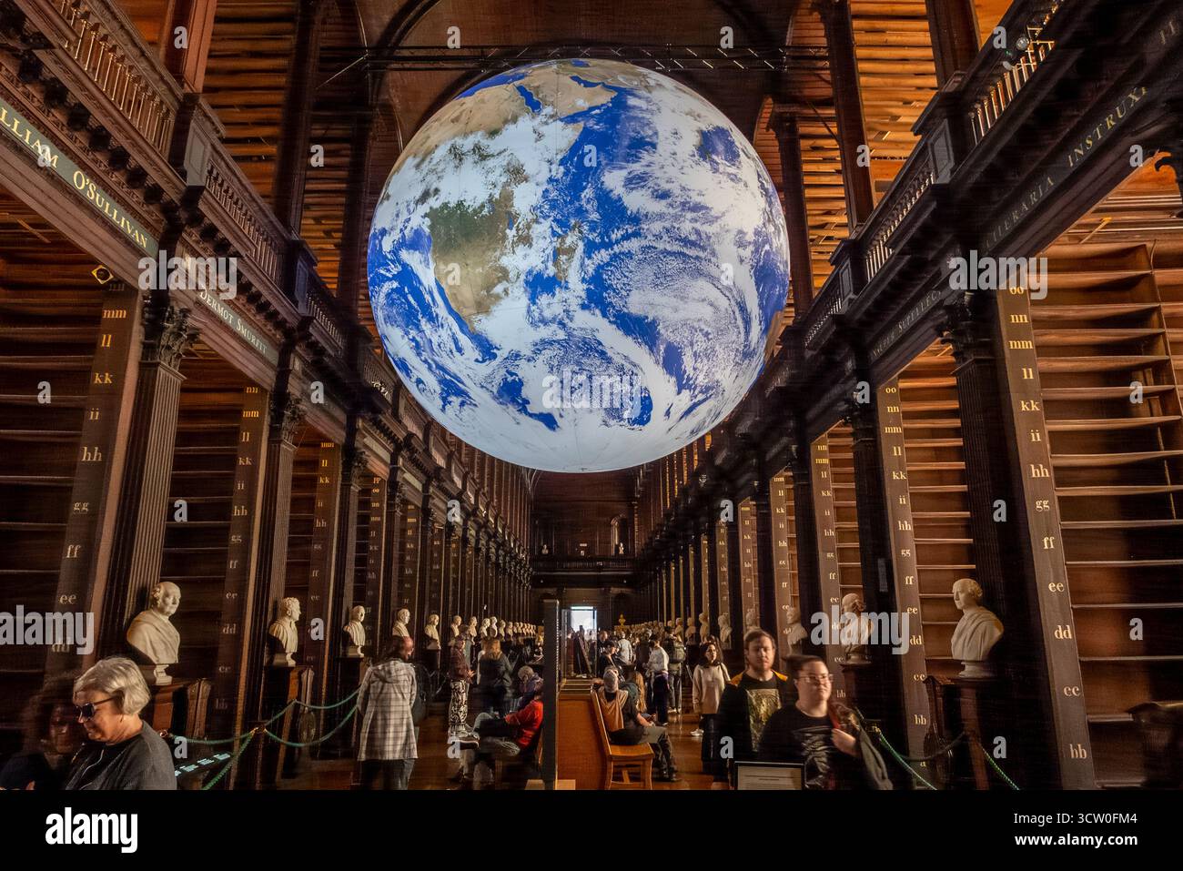 Dublin, 5. Oktober 2025: The Long Room at Trinity College Library Stockfoto
