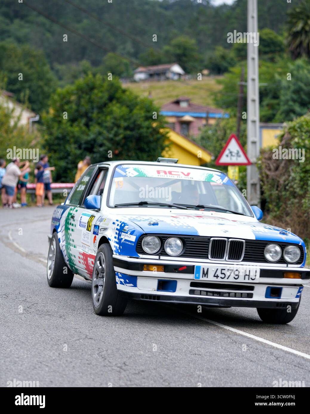 BMW E30 Rallyefahrzeug bei der Rallye Villa de Mieres Asturias Spanien am 2. August 2025 Stockfoto