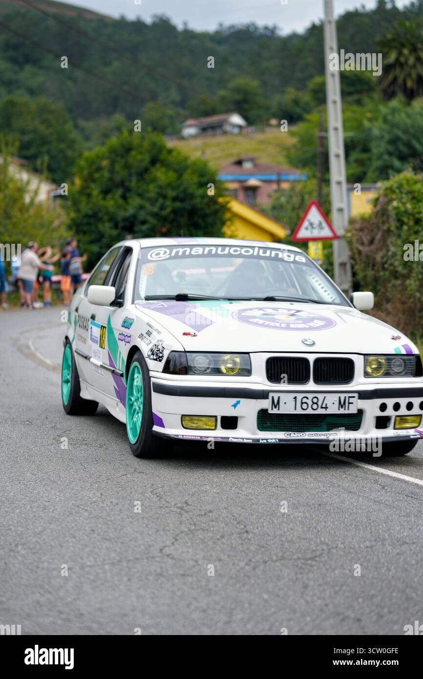 BMW E36 Rallyefahrzeug bei der Rallye Villa de Mieres Asturias Spanien am 2. August 2025 Stockfoto