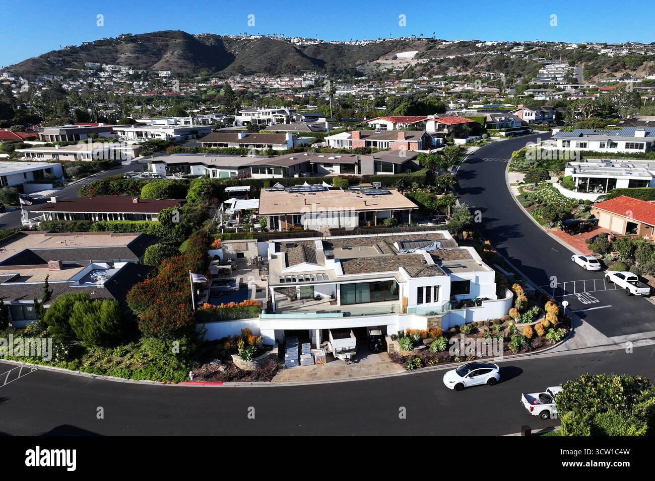 Eine allgemeine Gesamtansicht des Hauses des ehemaligen NFL-Quarterbacks und Fox Sports-Senders Mark Sanchez, Mittwoch, 8. Oktober 2025, auf dem Monarch Bay Dr. in Dana Point, Kalifornien Quelle: Bild von Sport /Alamy Live News Stockfoto