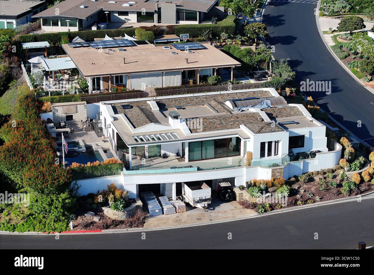 Eine allgemeine Gesamtansicht des Hauses des ehemaligen NFL-Quarterbacks und Fox Sports-Senders Mark Sanchez, Mittwoch, 8. Oktober 2025, auf dem Monarch Bay Dr. in Dana Point, Kalifornien Quelle: Bild von Sport /Alamy Live News Stockfoto