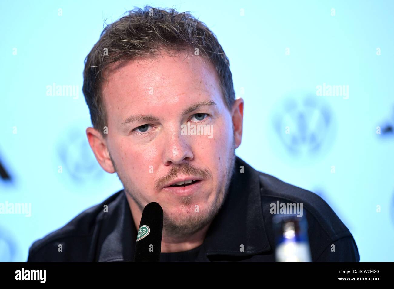 Herzogenaurach, Deutschland. Oktober 2025. Fußball: Nationalmannschaft, WM-Qualifikation, vor dem Spiel gegen Luxemburg (10.10.) beantwortet Nationaltrainer Julian Nagelsmann Fragen von Journalisten. Quelle: Federico Gambarini/dpa/Alamy Live News Stockfoto