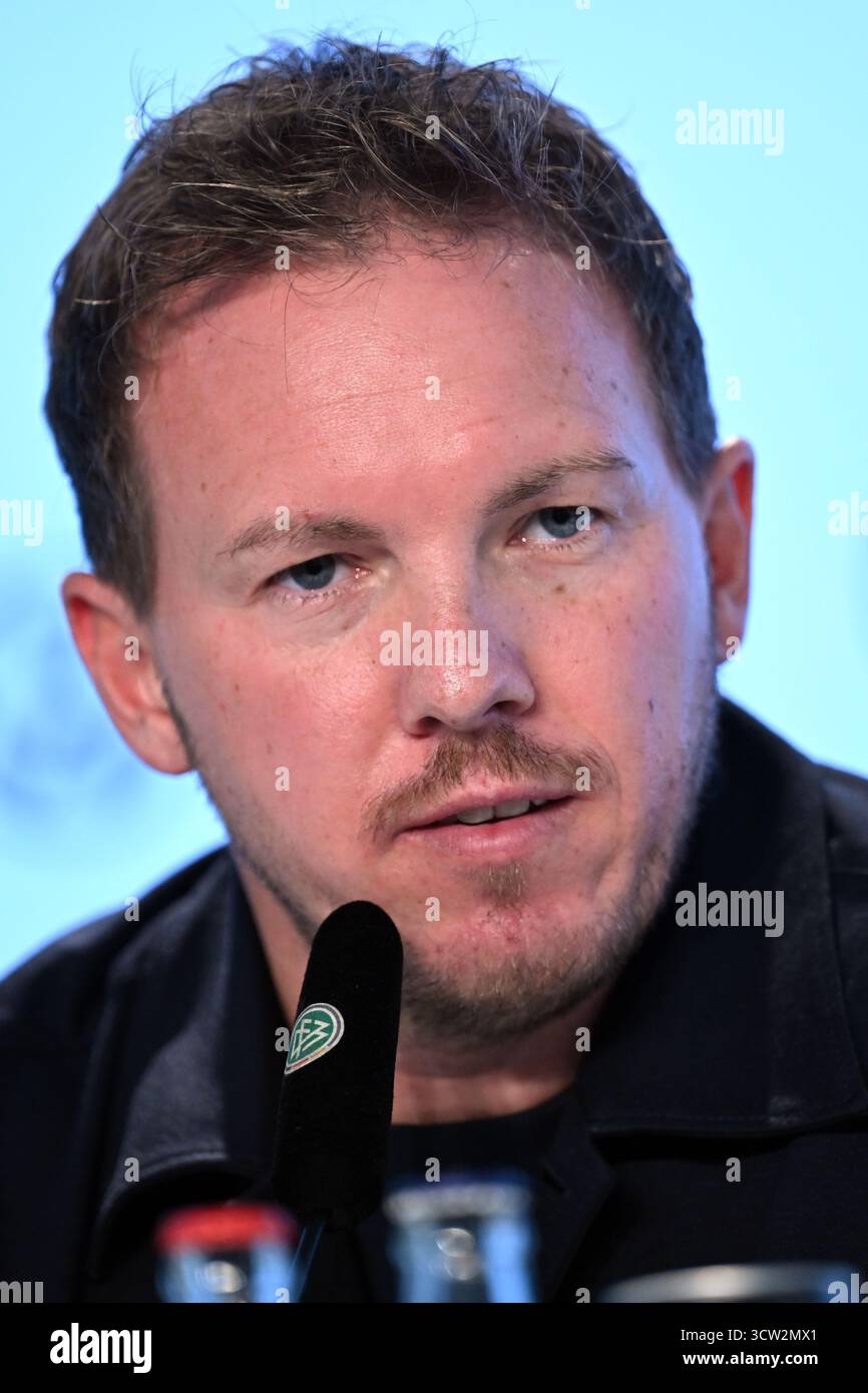 Herzogenaurach, Deutschland. Oktober 2025. Fußball: Nationalmannschaft, WM-Qualifikation, vor dem Spiel gegen Luxemburg (10.10.) beantwortet Nationaltrainer Julian Nagelsmann Fragen von Journalisten. Quelle: Federico Gambarini/dpa/Alamy Live News Stockfoto