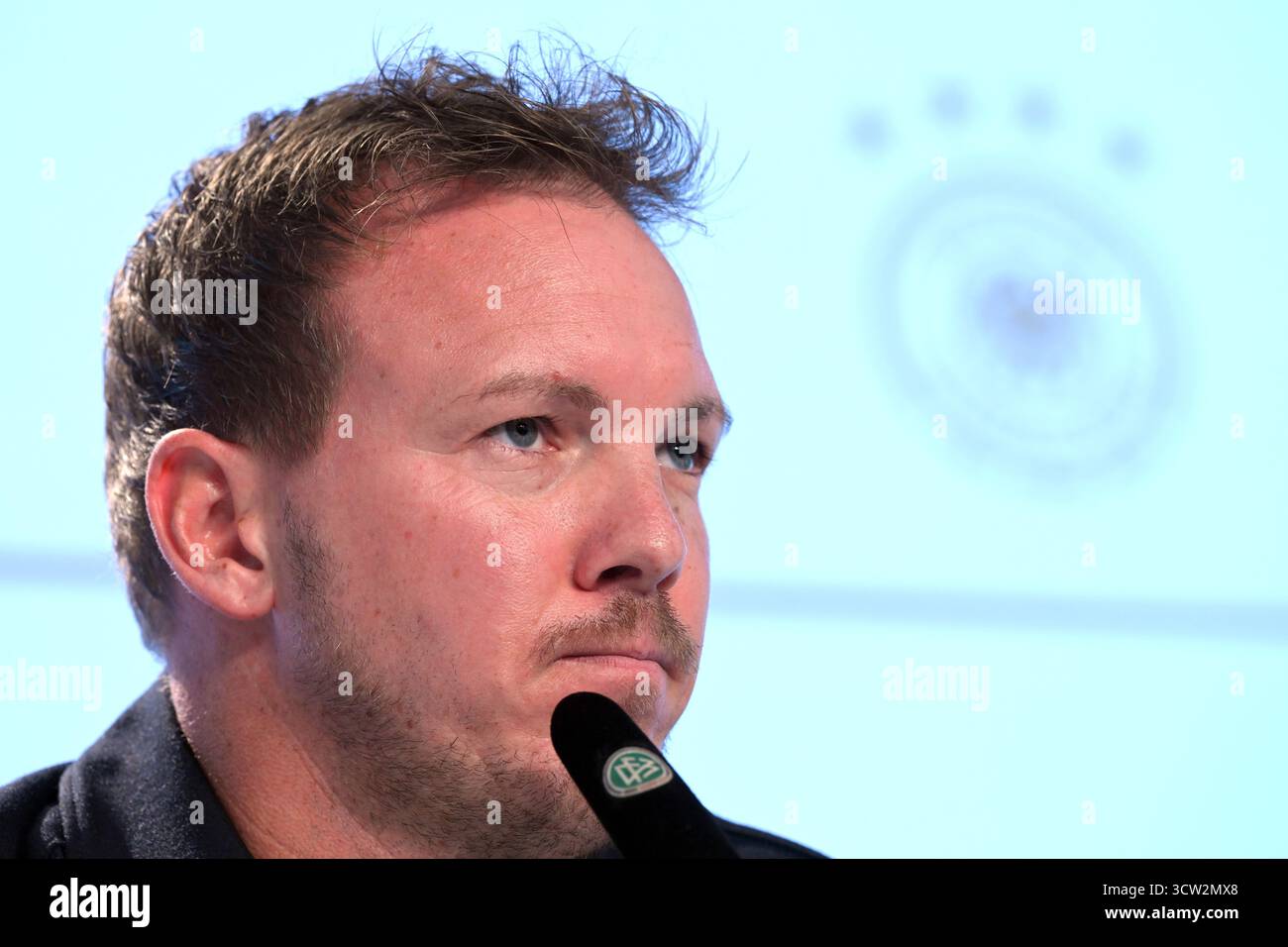 Herzogenaurach, Deutschland. Oktober 2025. Fußball: Nationalmannschaft, WM-Qualifikation, vor dem Spiel gegen Luxemburg (10.10.) beantwortet Nationaltrainer Julian Nagelsmann Fragen von Journalisten. Quelle: Federico Gambarini/dpa/Alamy Live News Stockfoto
