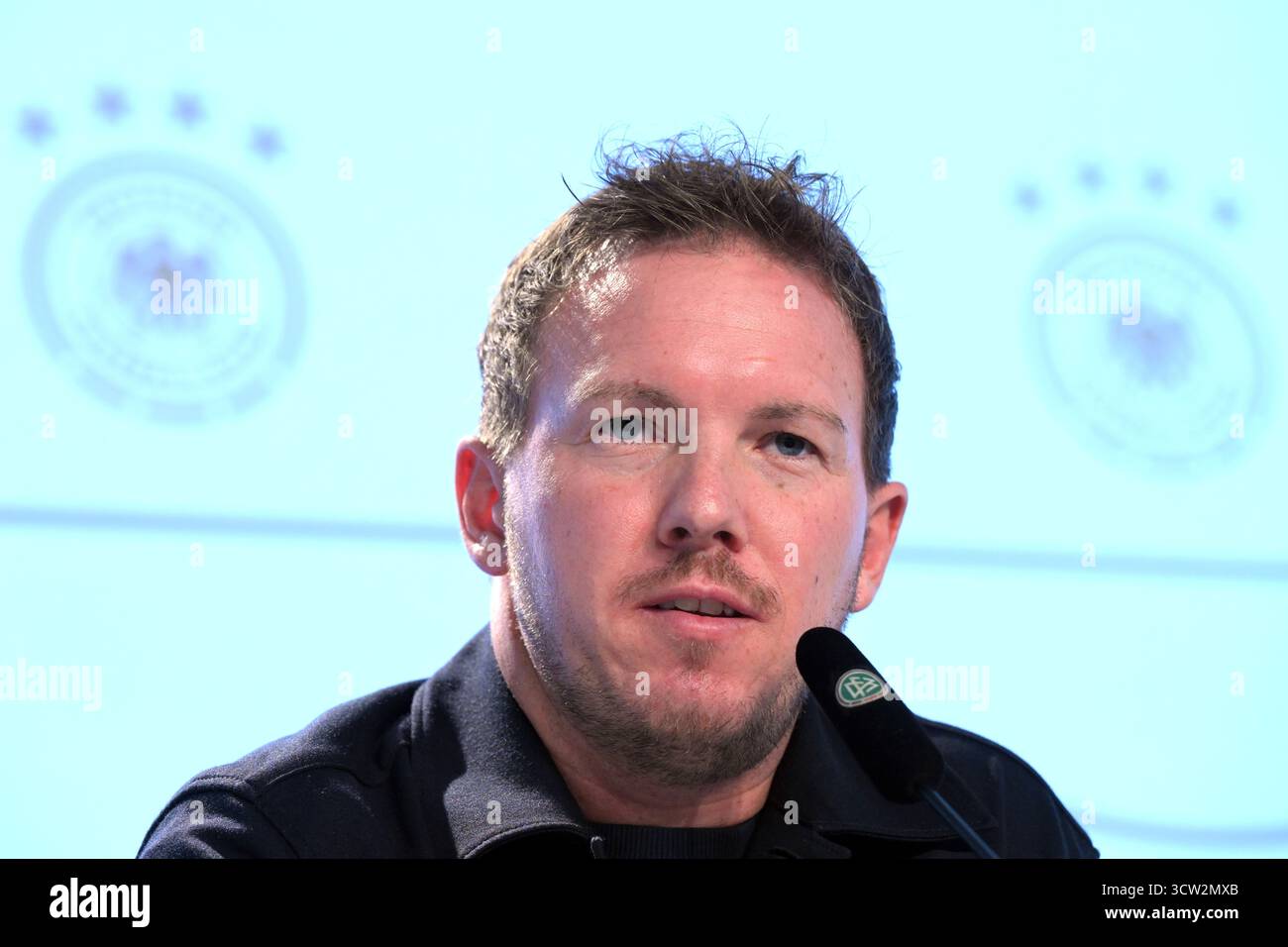 Herzogenaurach, Deutschland. Oktober 2025. Fußball: Nationalmannschaft, WM-Qualifikation, vor dem Spiel gegen Luxemburg (10.10.) beantwortet Nationaltrainer Julian Nagelsmann Fragen von Journalisten. Quelle: Federico Gambarini/dpa/Alamy Live News Stockfoto