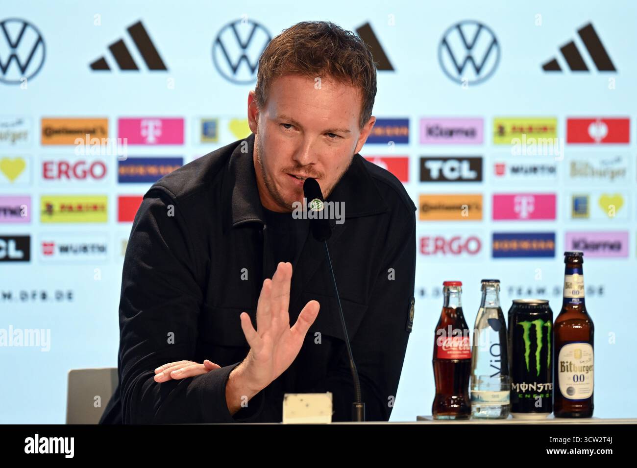 Herzogenaurach, Deutschland. Oktober 2025. Fußball: Nationalmannschaft, WM-Qualifikation, vor dem Spiel gegen Luxemburg (10.10.) beantwortet Nationaltrainer Julian Nagelsmann Fragen von Journalisten. Quelle: Federico Gambarini/dpa/Alamy Live News Stockfoto