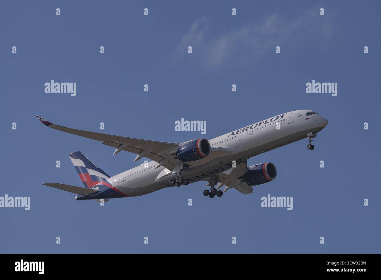 Moskau, Russland; 28. August 2024: Aeroflot Airbus A350-941 , RA73156, Landung auf dem internationalen Flughafen Sheremetjewo Stockfoto
