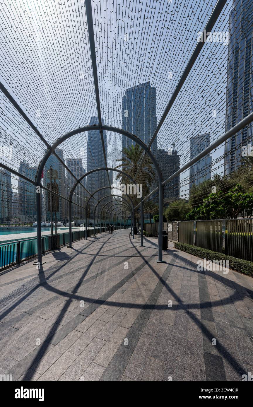Dubai, VAE - 4. Oktober 2025: Zentrum von Dubai im Burj Khalifa. Stockfoto